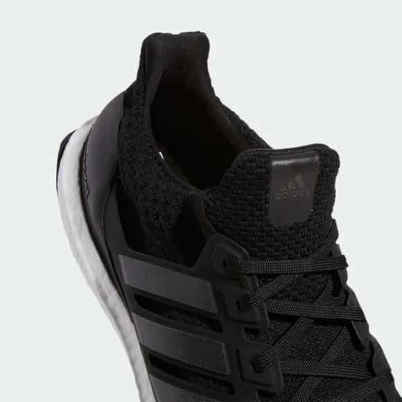 [NEW] Men\'s adidas UltraBoost 5 DNA Shoes Black‎ GV8746